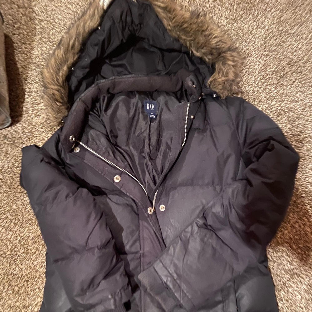 Gap puffer jacket size medium